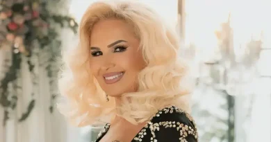 Kështu s’e keni parë Shyhreten, fotoja pa grim po bën xhiron e rrjetit!